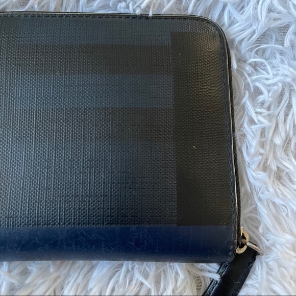 Burberry London Check Renfrew Zip Around Wallet - Picture 7 of 13
